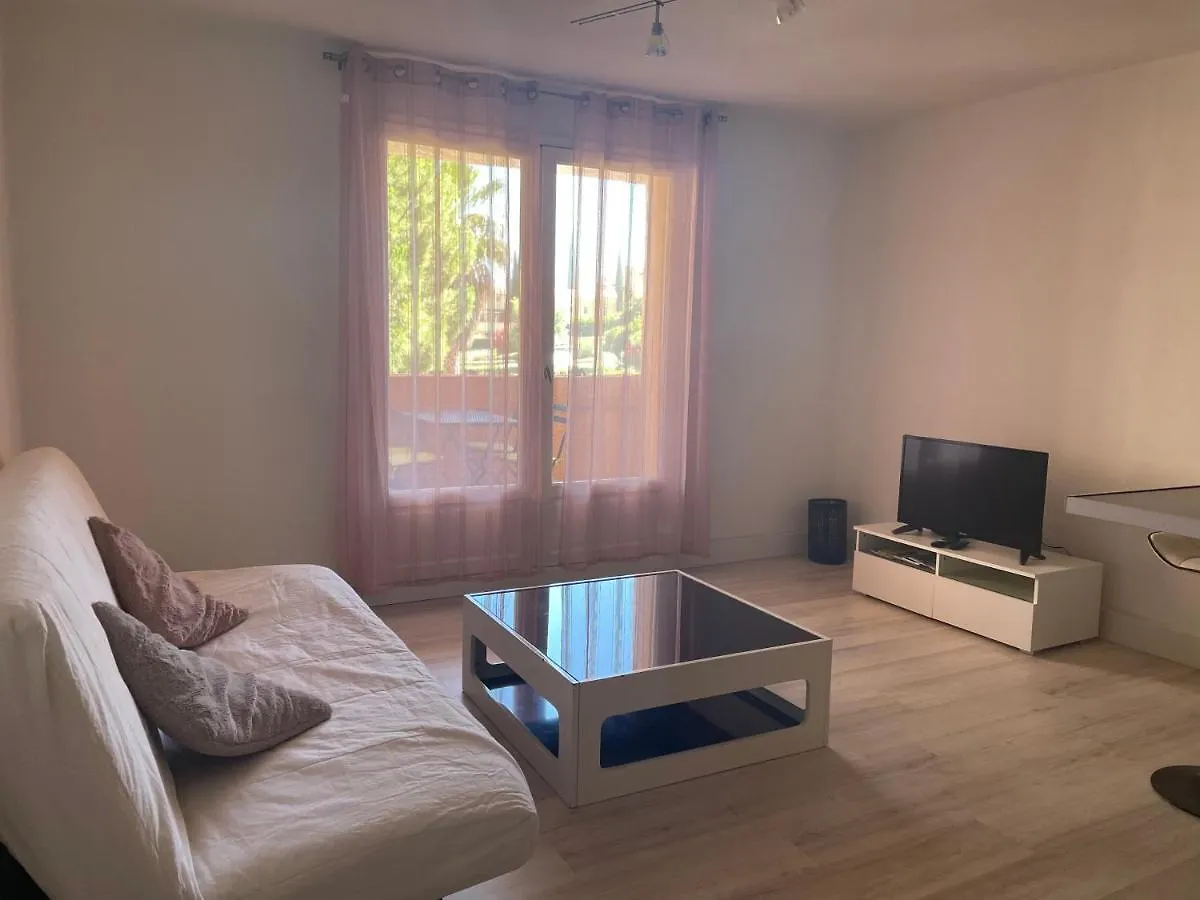 T2 Proche Plage Каркеран Франция