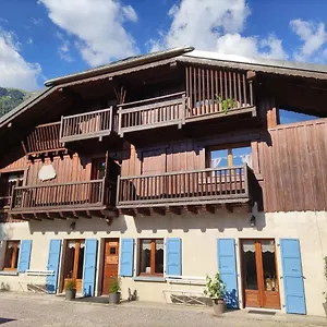 La Ferme D'henriette, à Samoëns